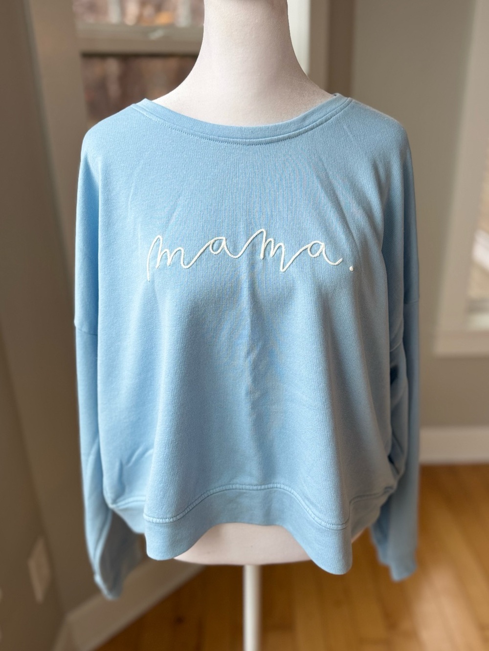 Rae Dunn Light Blue Cropped Pullover Sweatshirt ‘Mama’ Embroidered Sz Large